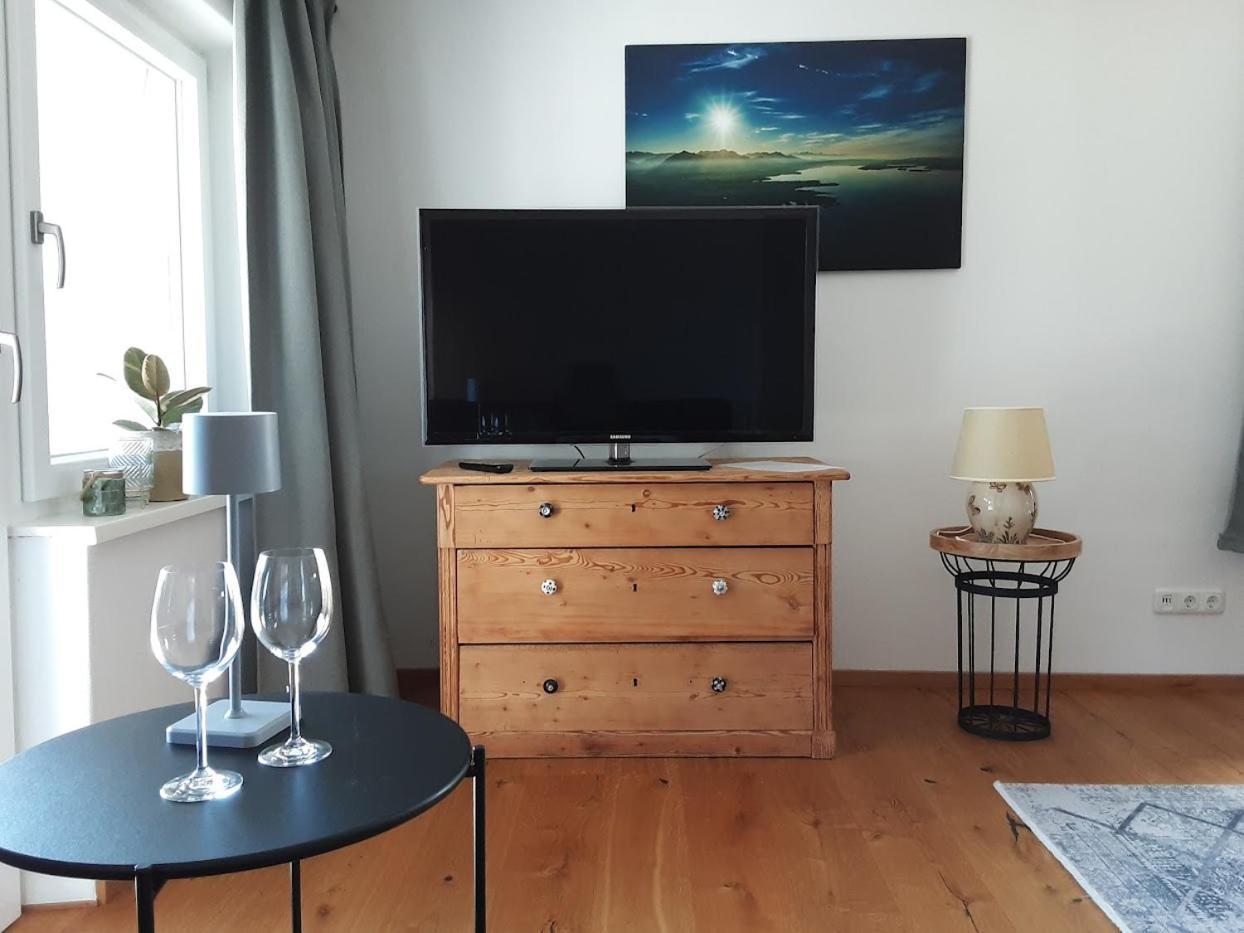 Ferienwohnung Poelzl Chieming Eksteriør billede